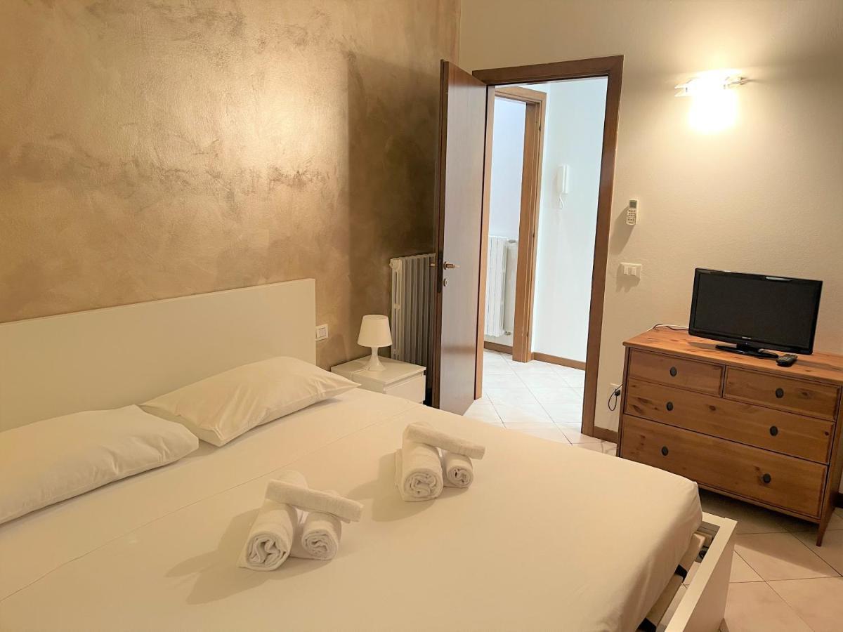 Desenzanoloft Le Petit Bijou - Restyling 2025 - Downtown デセンツァーノ・デル・ガルダ エクステリア 写真