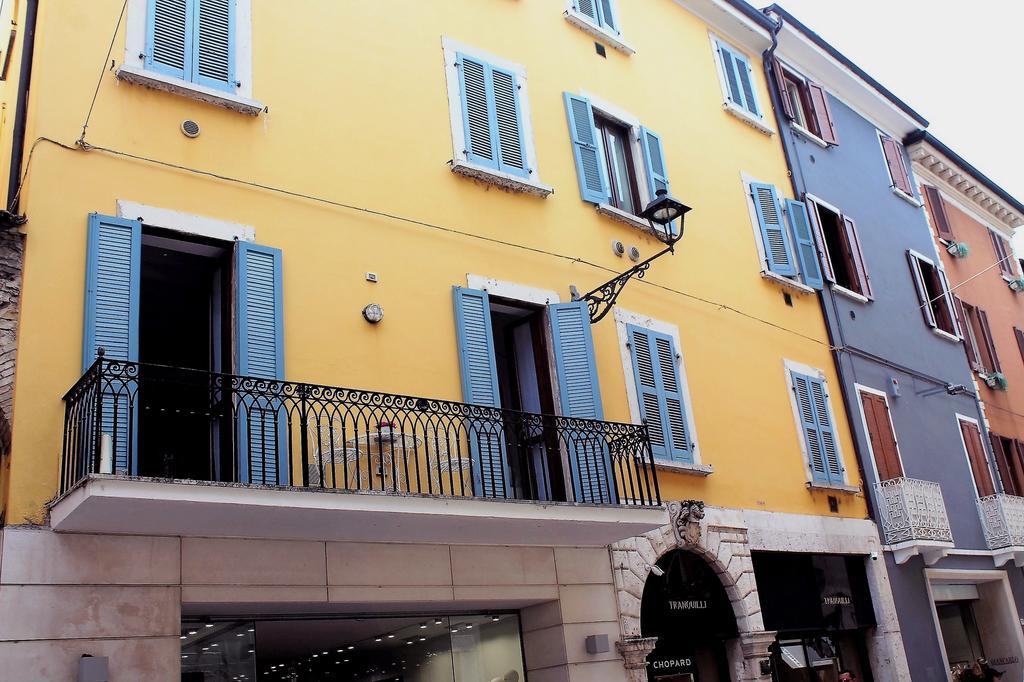 Desenzanoloft Le Petit Bijou - Restyling 2025 - Downtown デセンツァーノ・デル・ガルダ エクステリア 写真
